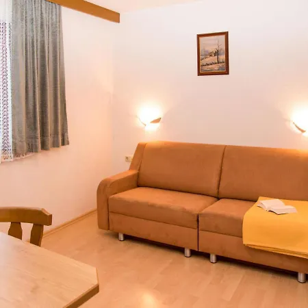 Apart Romantica - Kpl216 By Interhome